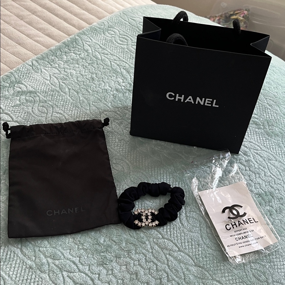 CHANEL Black Velvet Scrunchie with Crystal CC Emblem - Picture 3 of 6